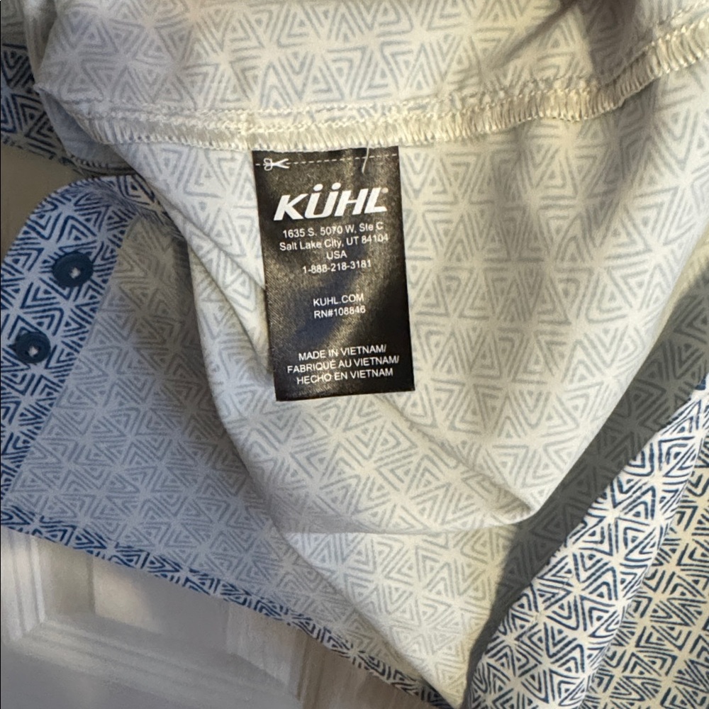 Immaculate men’s size Small Kuhl brand shortsleeved button up shirt. - Picture 5 of 6